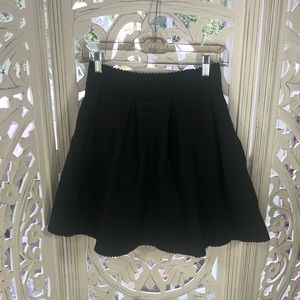 EXPRESS - xs Black pleated mini skirt